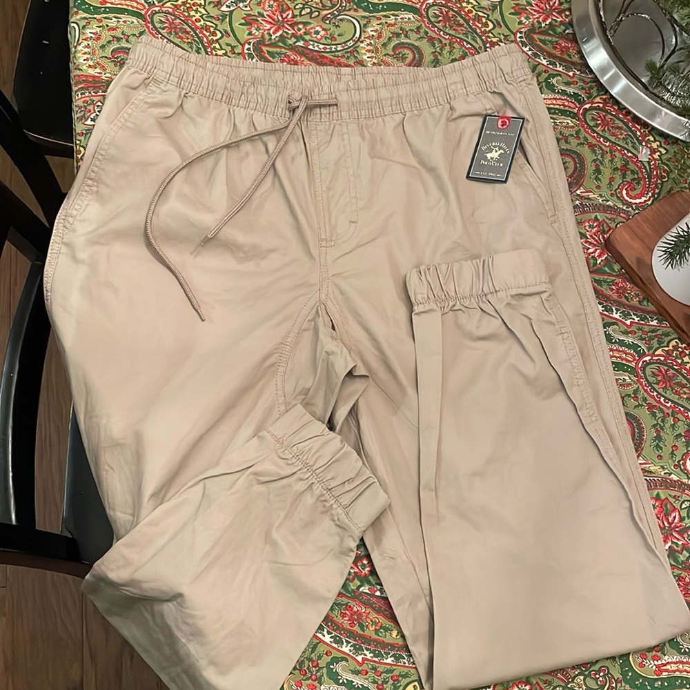 Beverly Hills Polo men’s khaki joggers slacks